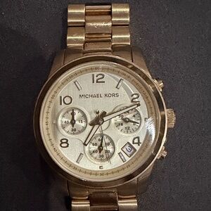 💛💛 Michael Kors Stainless Steel Watch in GOLD 💛💛